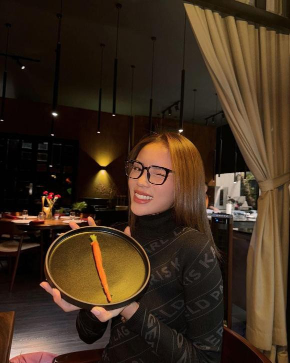 Hoa hậu Kỳ Duyên tự nhận mình là "Chú Gấu thích ăn cà rốt". Ảnh: FBNV