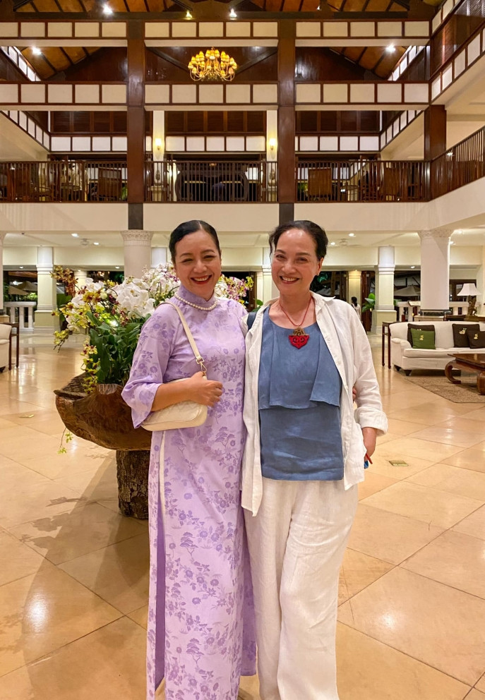 NSƯT Chiều Xuân hội ngộ NSND Lê Khanh ở Liên hoan phim châu Á Đà Nẵng.