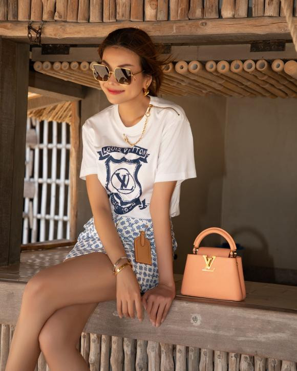 Siêu mẫu Thanh Hằng up ảnh bắt trend: "Trong điện thoại còn gì post đó".