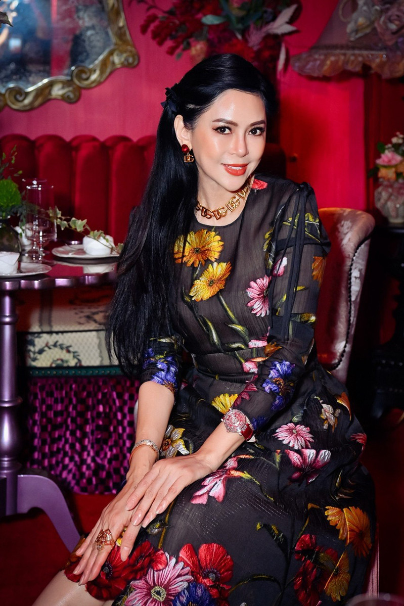 Cận nhan sắc của mẹ chồng Hà Tăng.