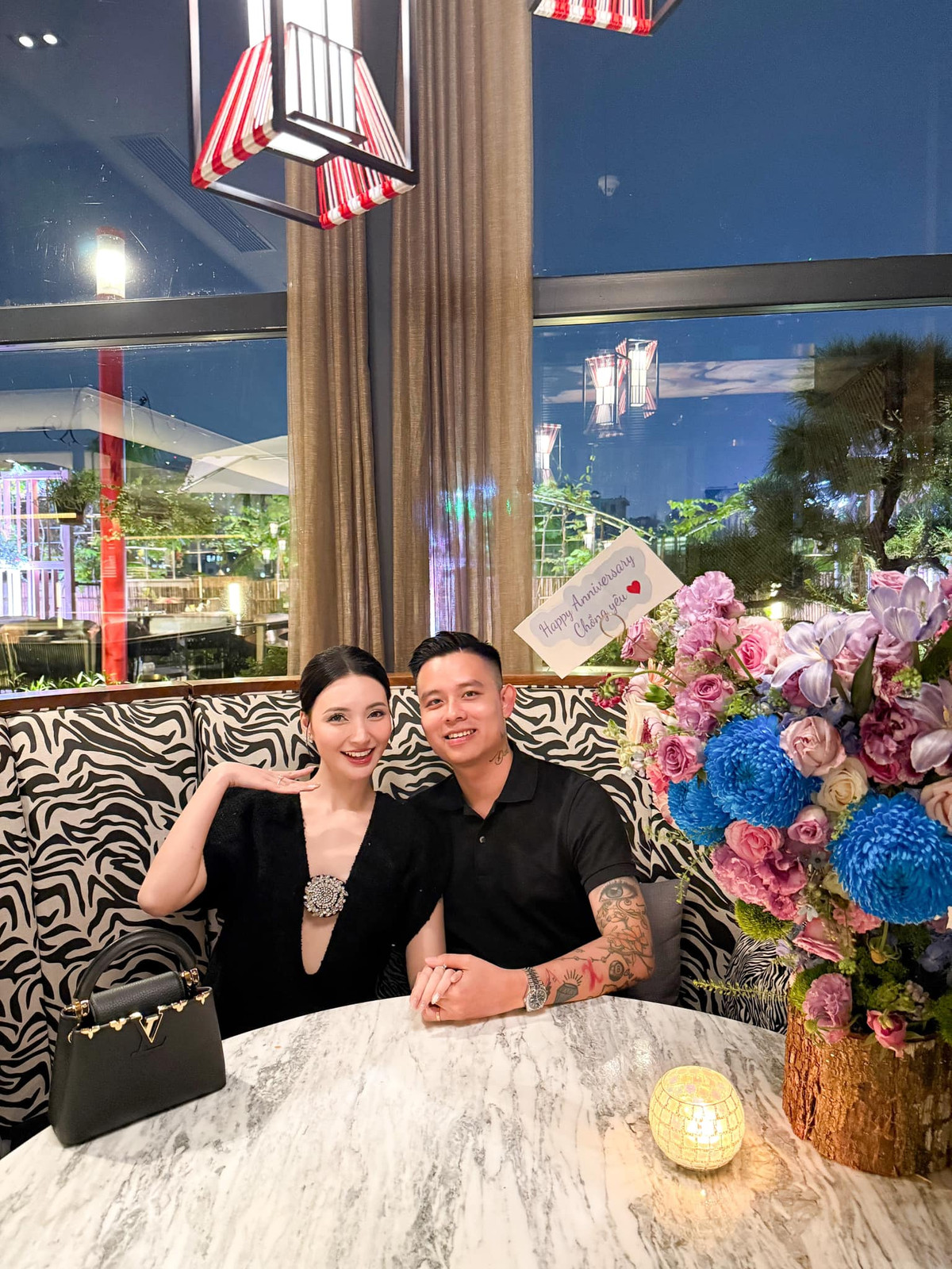  Diễn viên Bích Thuỷ (nickname Thuỷ Bi, SN 1999) được nhiều khán giả chú ý khi tham gia bộ phim "Những nẻo đường gần xa". Bên cạnh sự nghiệp diễn xuất, Thuỷ Bi được biết đến với chuyện tình cảm với chồng điển trai - doanh nhân Thành Nam. Ảnh: FB Nguyễn Bích Thuỷ