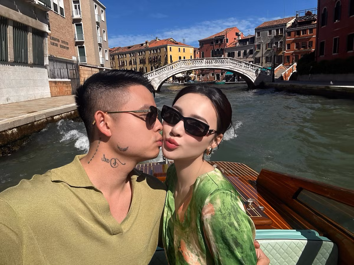 Vợ chồng Bích Thuỷ không quên thể hiện tình cảm và chia sẻ lên mạng xã hội. Ảnh: FB Nguyễn Bích Thuỷ