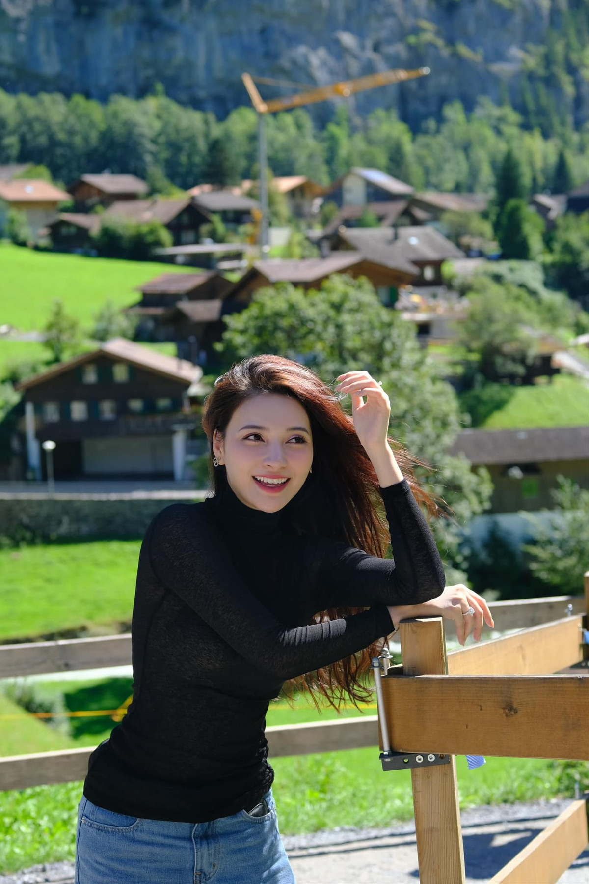 Những nẻo đường gần xa là dự án dài hơi đầu tiên của nữ diễn viên. Cô từng tham gia Hương vị tình thân nhưng thời lượng xuất hiện không nhiều. Ảnh: FB Nguyễn Bích Thuỷ