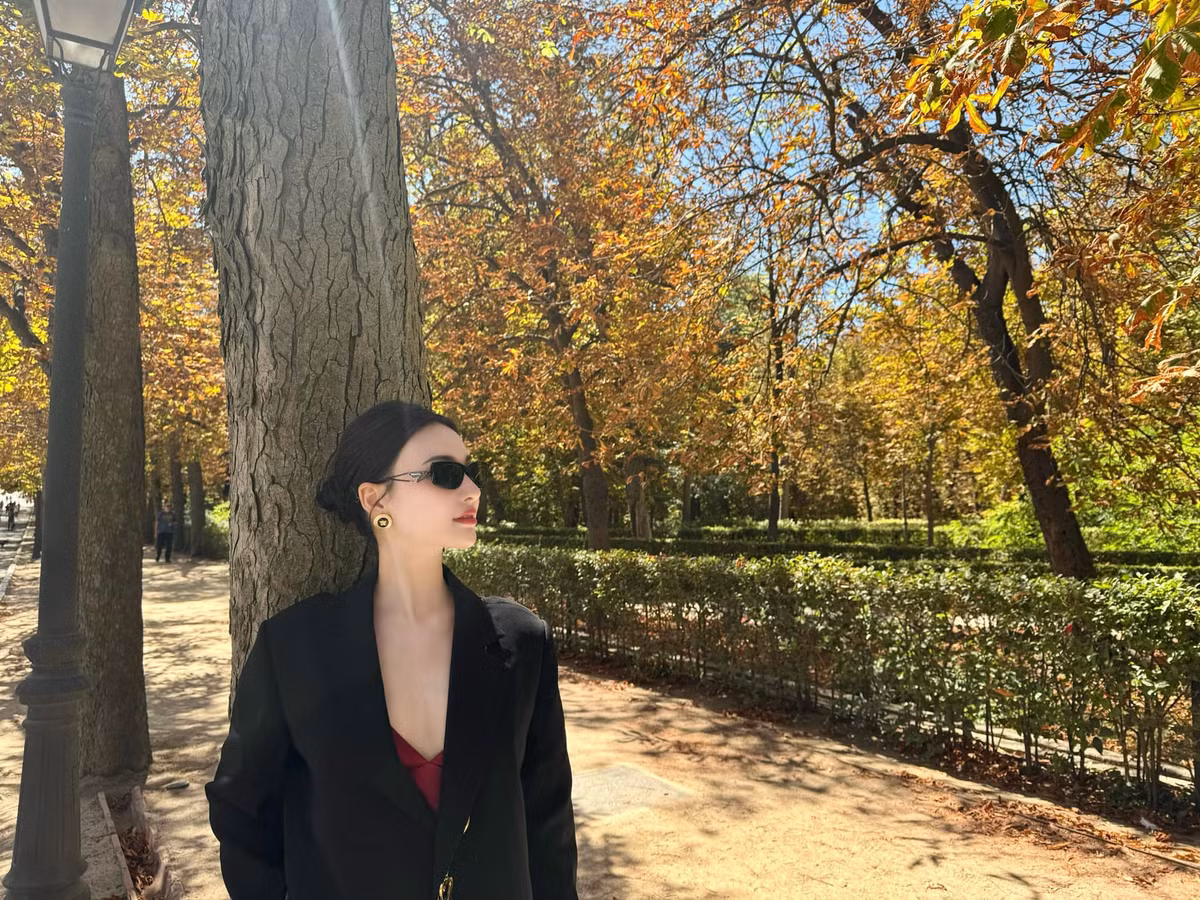 Trong các bộ phim truyền hình, Bích Thủy gây ấn tượng với ngoại hình xinh đẹp và gu thời trang sành điệu. Ngoài đời, cô có cuộc sống sang chảnh nhiều người ao ước. Ảnh: FB Nguyễn Bích Thuỷ