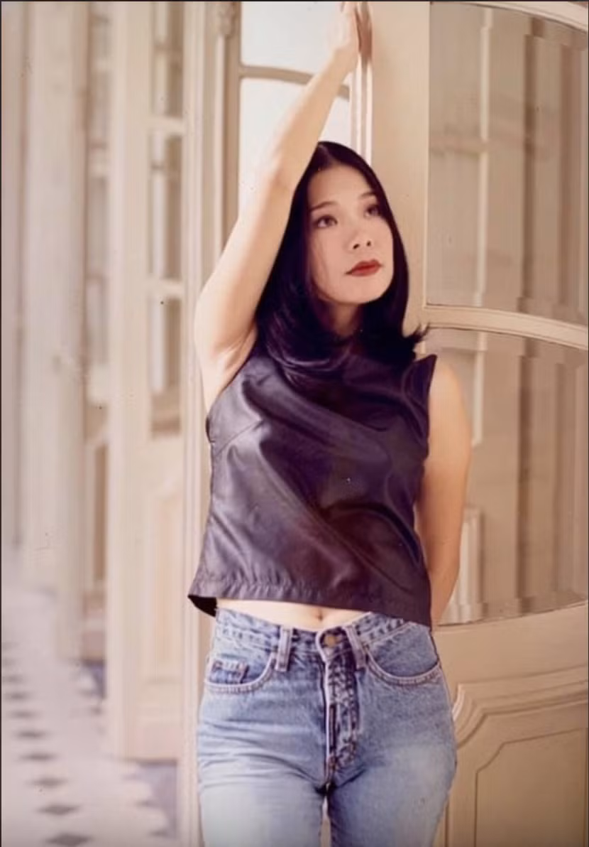 Dù đã trải qua nhiều năm tháng, nữ ca sĩ vẫn giữ được vẻ đẹp tươi trẻ, rạng rỡ. Ảnh: FB Hoàng Thị Mỹ Lệ