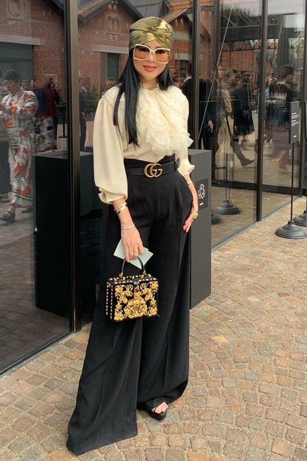 Mẹ chồng Tăng Thanh Hà không chỉ sở hữu nhan sắc trẻ trung, quý phái mà còn có gu thời trang đẳng cấp, sang trọng. Bà thường xuyên diện những bộ cánh hàng hiệu đắt tiền, toát lên khí chất quyền lực và sự tự tin của một phu nhân tập đoàn nghìn tỷ. Ảnh: SKĐS