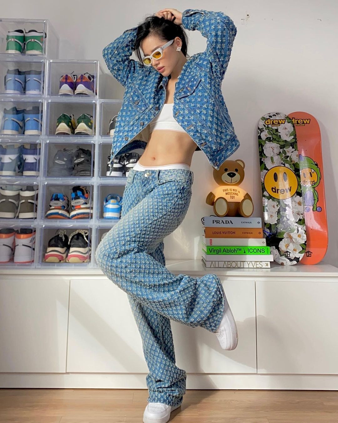 Nhiều người cho rằng cách ăn mặc này phản cảm, thiếu tinh tế.