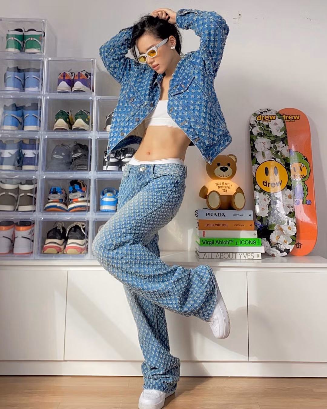 Nhiều người cho rằng cách ăn mặc này phản cảm, thiếu tinh tế.