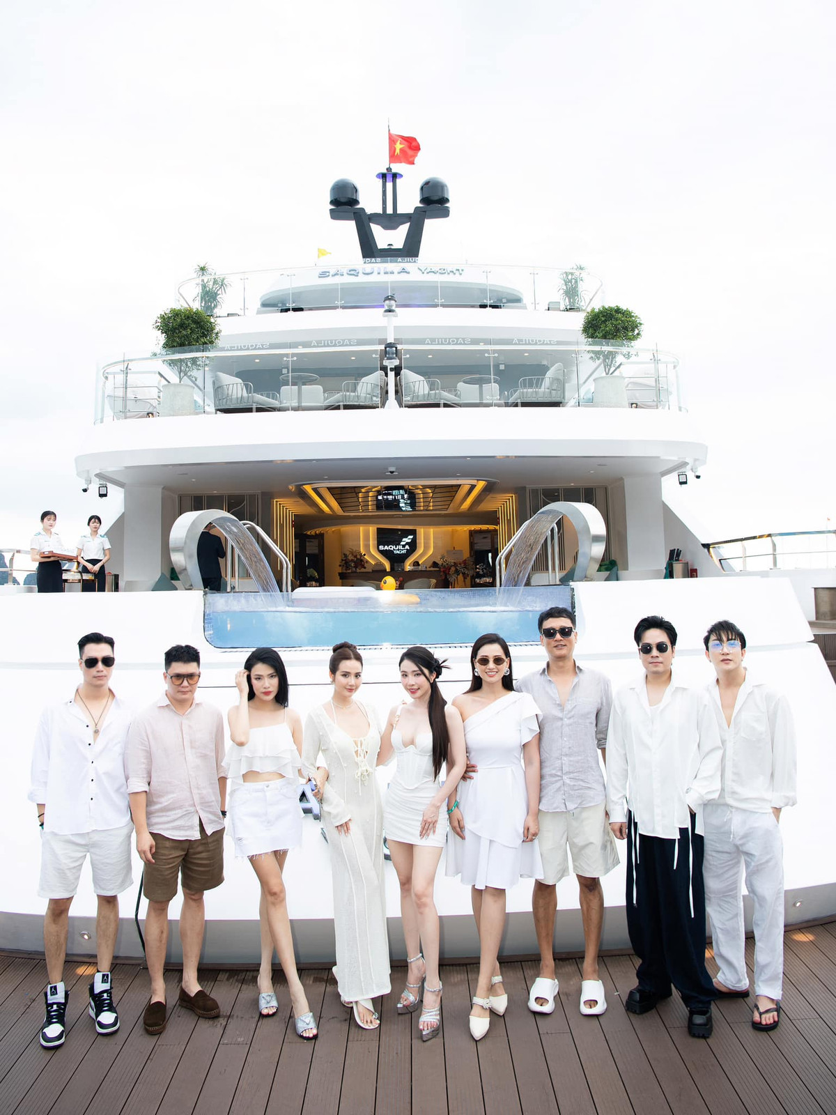 Trong những dịp đặc biệt, các thành viên đều thu xếp thời gian đến chúc mừng.