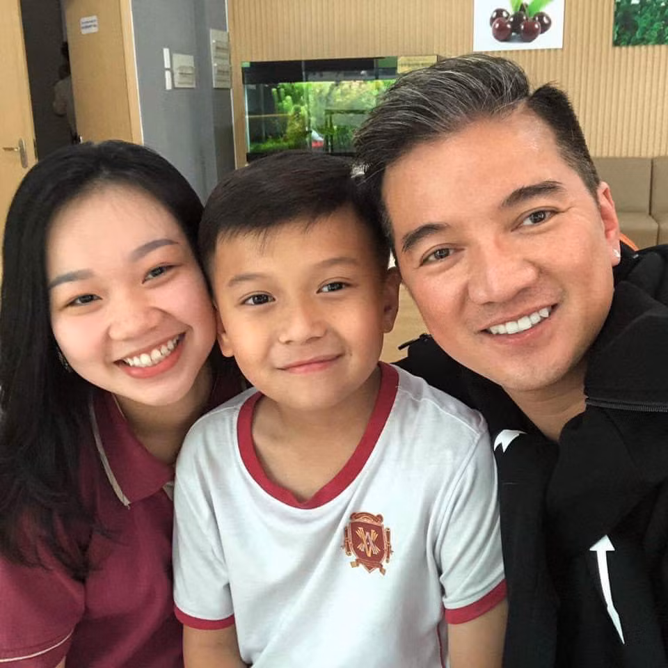 Ngoài con ruột là bé Polo Huỳnh thì hai chị em Huỳnh Như - Lâm Quân là hai người con cùng huyết thống với Đàm Vĩnh Hưng cũng nhận được nhiều sự quan tâm. Cả hai chính là con ruột của em gái nam ca sĩ và được anh nhận làm con nuôi.