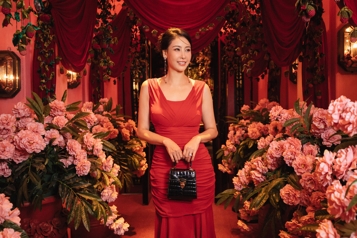 Người đẹp tuổi Thìn sau 32 năm đăng quang được khen sở hữu nhan sắc lão hóa ngược.