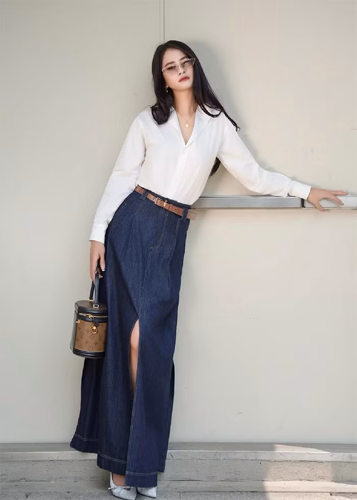 Ngoài kinh doanh và đóng phim, hiện tại Thúy Hằng còn làm người mẫu ảnh.