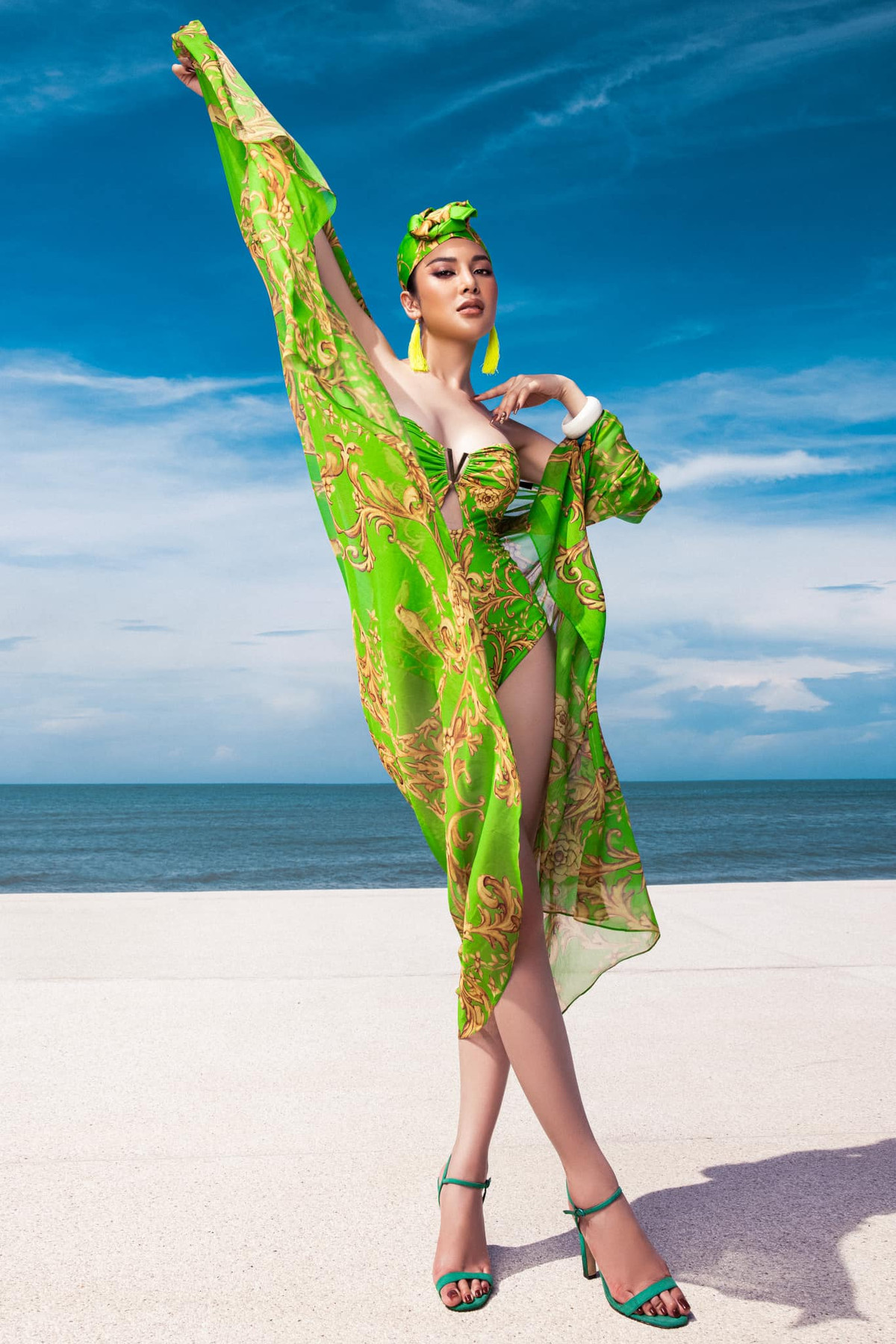 Cô cũng thường xuyên chia sẻ những khoảnh khắc diện bikini nóng bỏng trên trang cá nhân khiến cư dân mạng không khỏi trầm trồ.