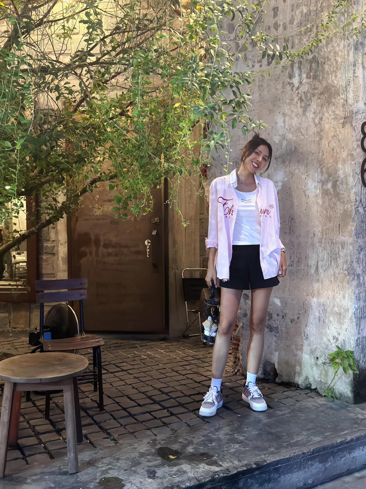 Minh Triệu tận hưởng buổi tối mát trời. Ảnh: FB Pham Dinh Minh Trieu