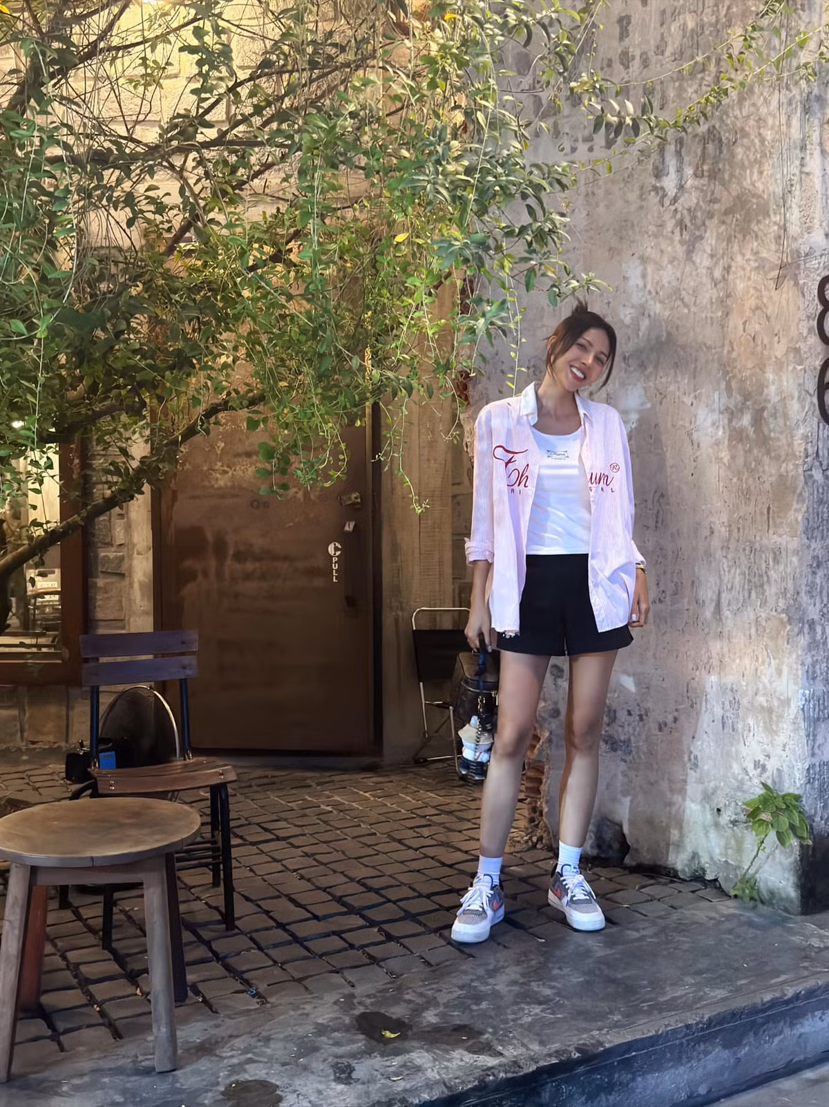 Minh Triệu tận hưởng buổi tối mát trời. Ảnh: FB Pham Dinh Minh Trieu