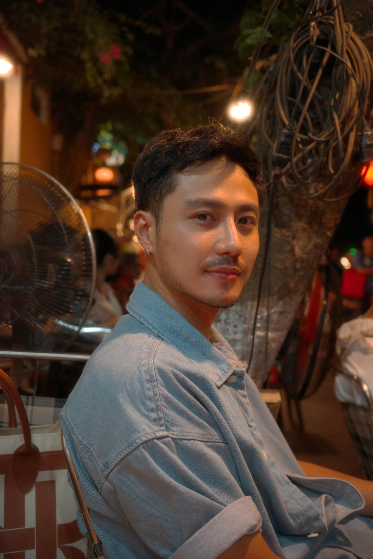 Diễn viên Thanh Sơn thích giao diện để râu hiện tại của mình. Ảnh: FB Thanh Sơn