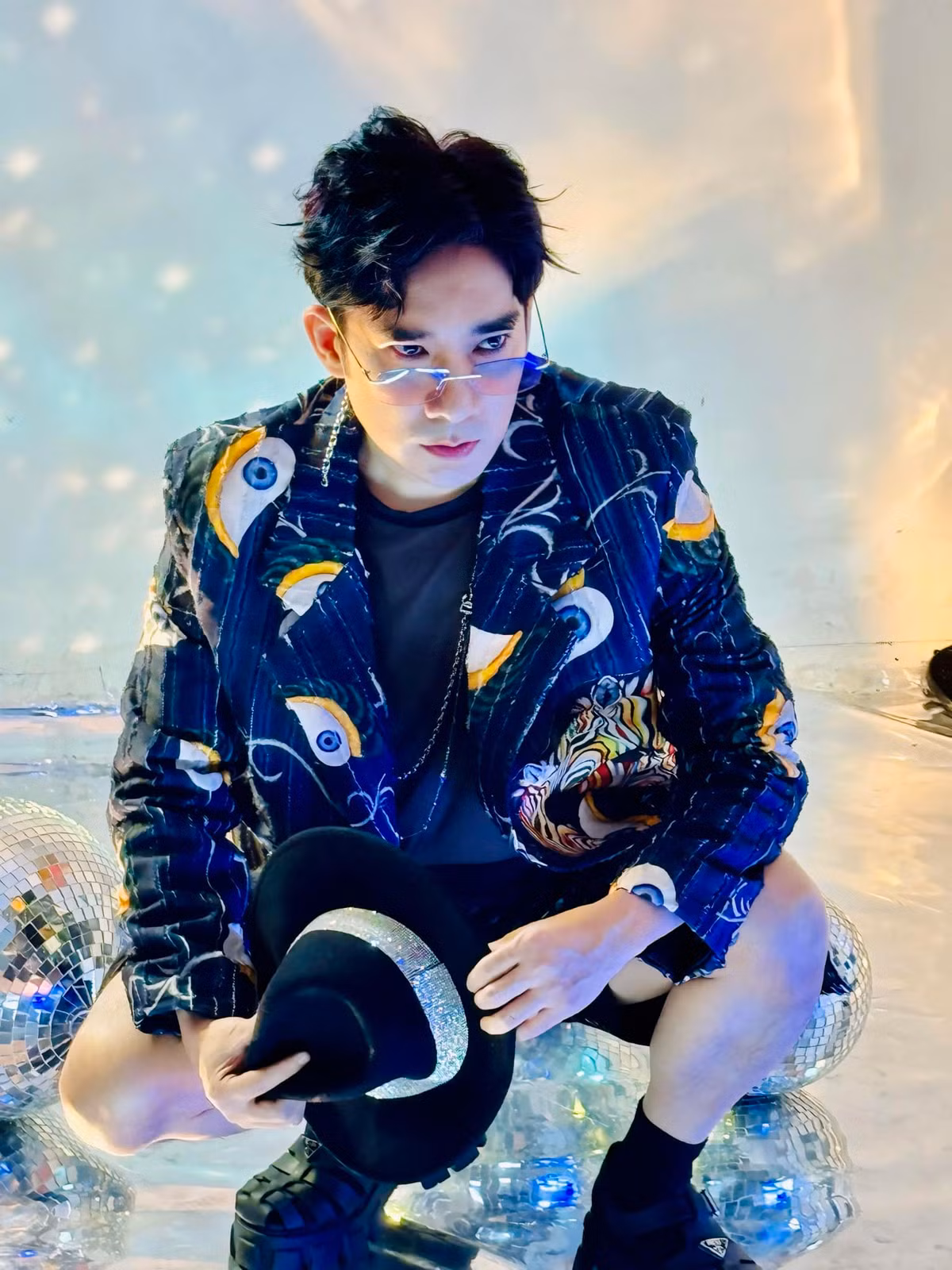 Ca sĩ Quang Hà mặc trẻ trung khó nhận ra. Ảnh: FB Quang Hà