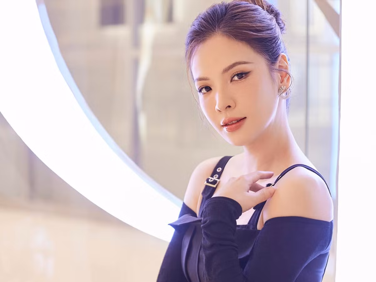 Đan Lê có hôn nhân hạnh phúc bên đạo diễn Khải Anh. Năm 2011, cô lên xe hoa với đạo diễn Khải Anh.