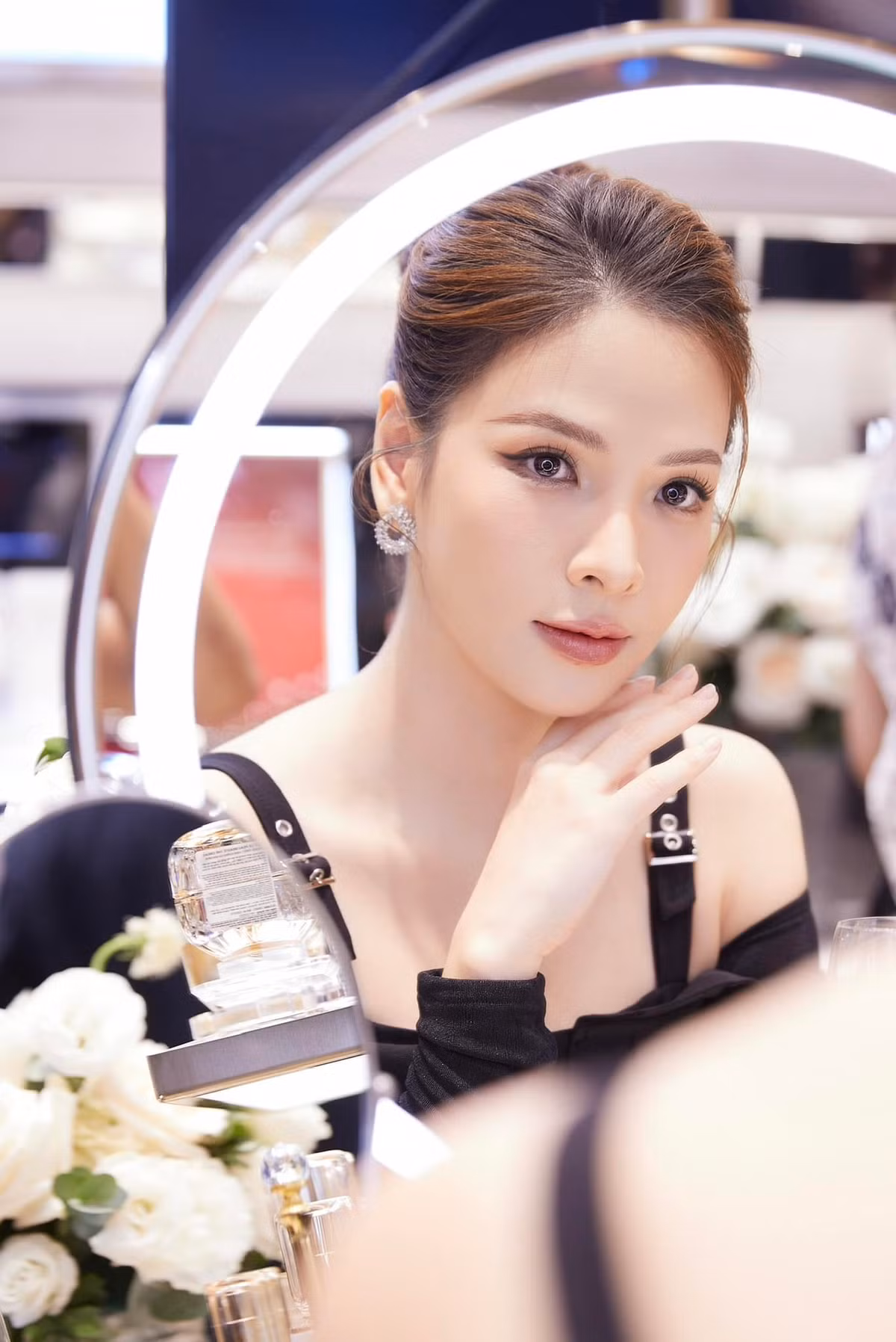 Ngoài sự nghiệp ca hát, MC, Đan Lê còn đóng phim. Cách đây 7 năm, người đẹp tham gia phim "Người phán xử". Sau đó Đan Lê vào vai chính phim "Anh có phải đàn ông không" vào năm 2022.