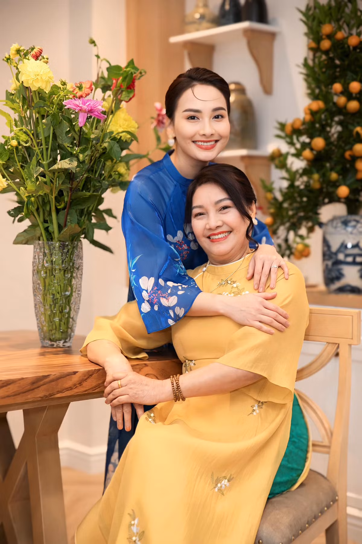 Diễn viên Bảo Thanh chụp ảnh cùng mẹ. Ảnh: FB Bảo Thanh