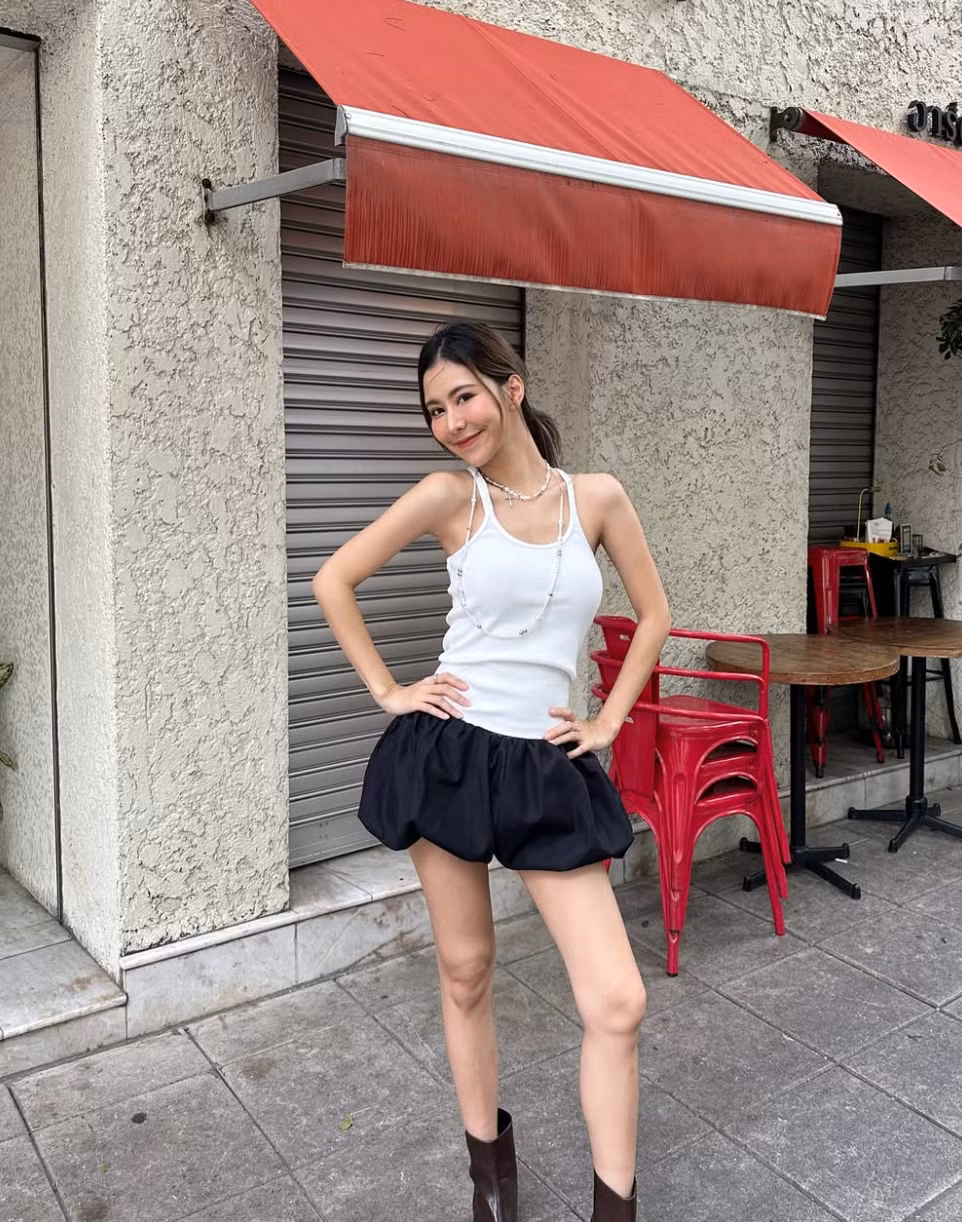 Umiko Tsuchiya chỉ cao hơn 1m6 nhưng cô luôn biết cách hack dáng để trông như 1m7.