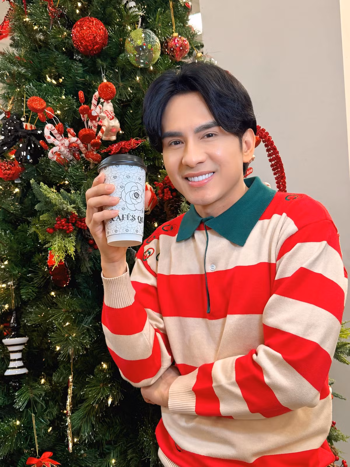  Đan Trường là ca sĩ nổi tiếng của showbiz Việt, tên tuổi của anh để lại dấu ấn sâu đậm với tuổi thơ thế hệ 8x, 9x. Ảnh: FB Dan Truong Pham