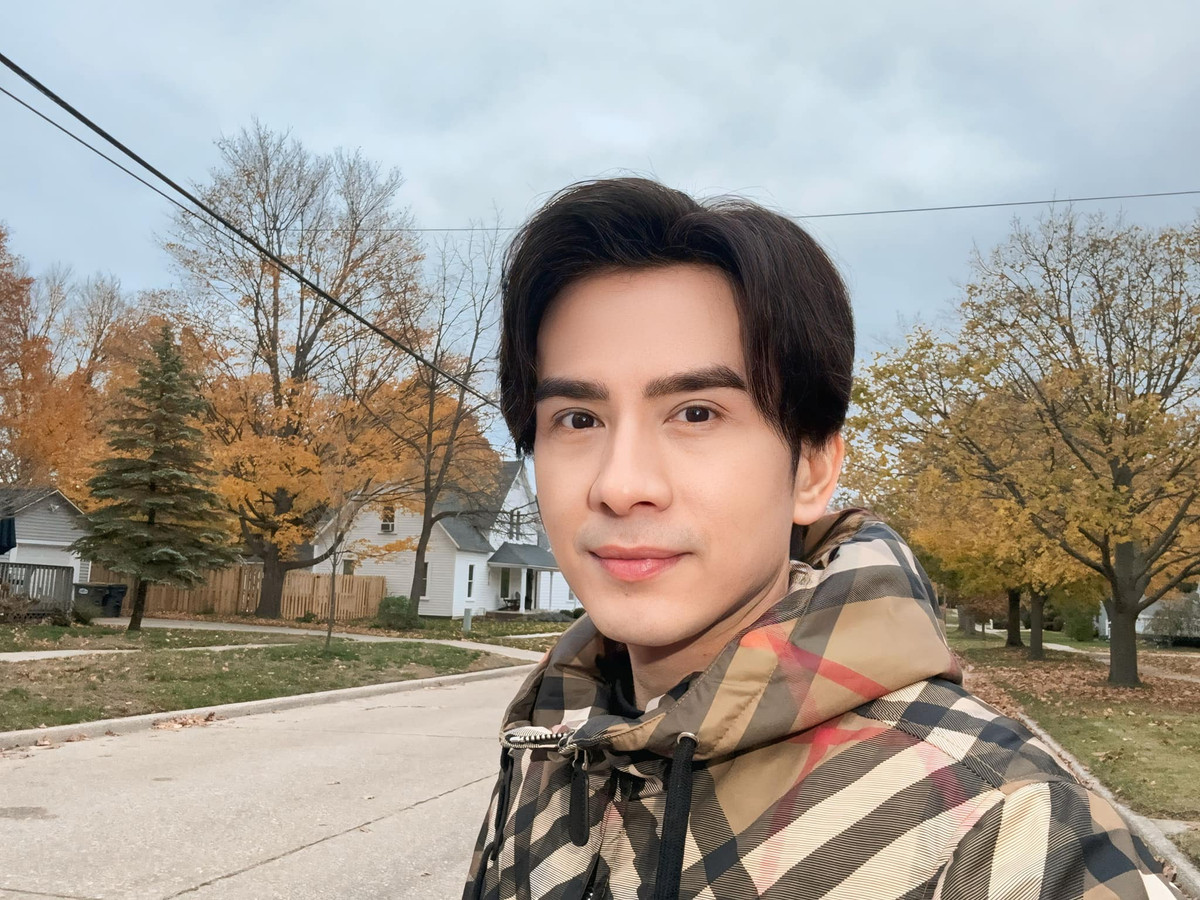 Nhiều khán giả còn nói đùa rằng "có lẽ Đan Trường đã bị thời gian bỏ quên". Ảnh: FB Dan Truong Pham