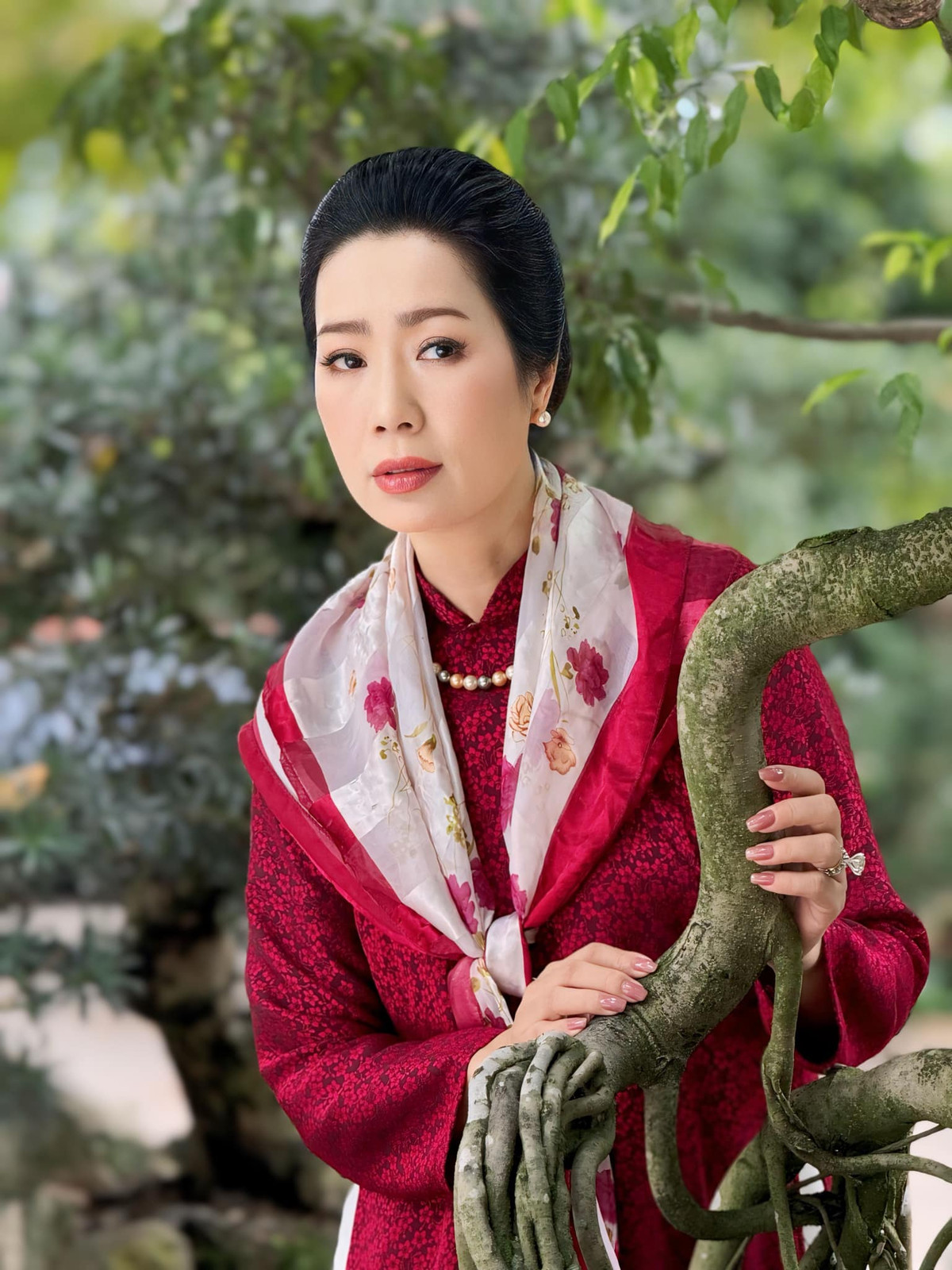 NSND Trịnh Kim Chi khoe tạo hình bà chủ trong phim mới. Ảnh: FB Trịnh Kim Chi