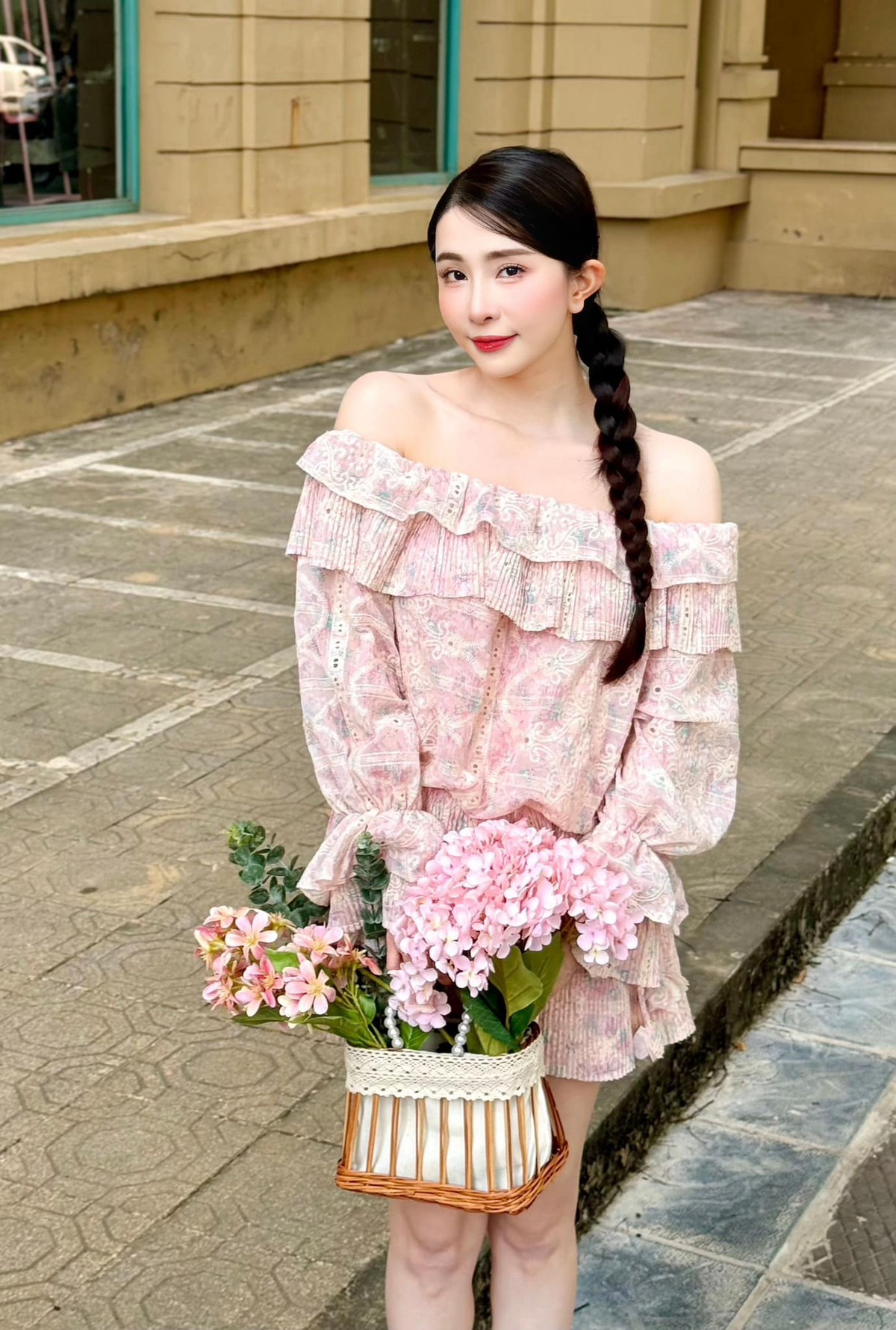 Diễn viên Quỳnh Nga đẹp dịu dàng. Ảnh: FB Phạm Quỳnh Nga