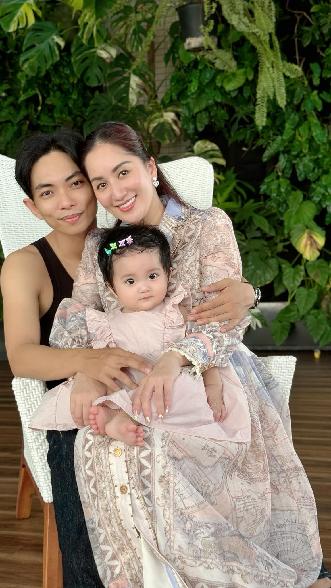 Khánh Thi khoe con gái Lisa tròn 11 tháng. Ảnh: FB Nguyen Khanh Thi