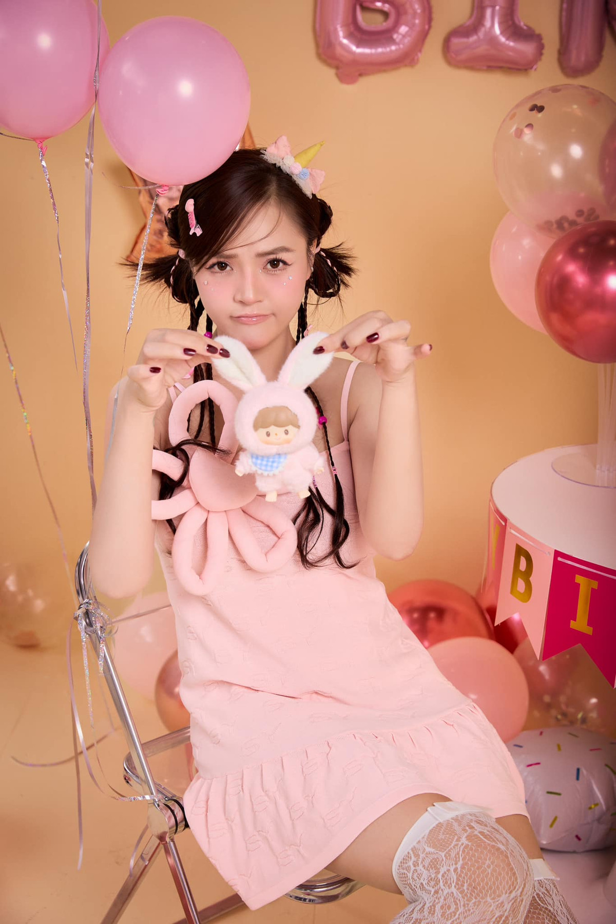 Nữ diễn viên Thu Quỳnh khoe ảnh nhí nhảnh nhân dịp sinh nhật tuổi 36. Ảnh: FB Nguyễn Thu Quỳnh