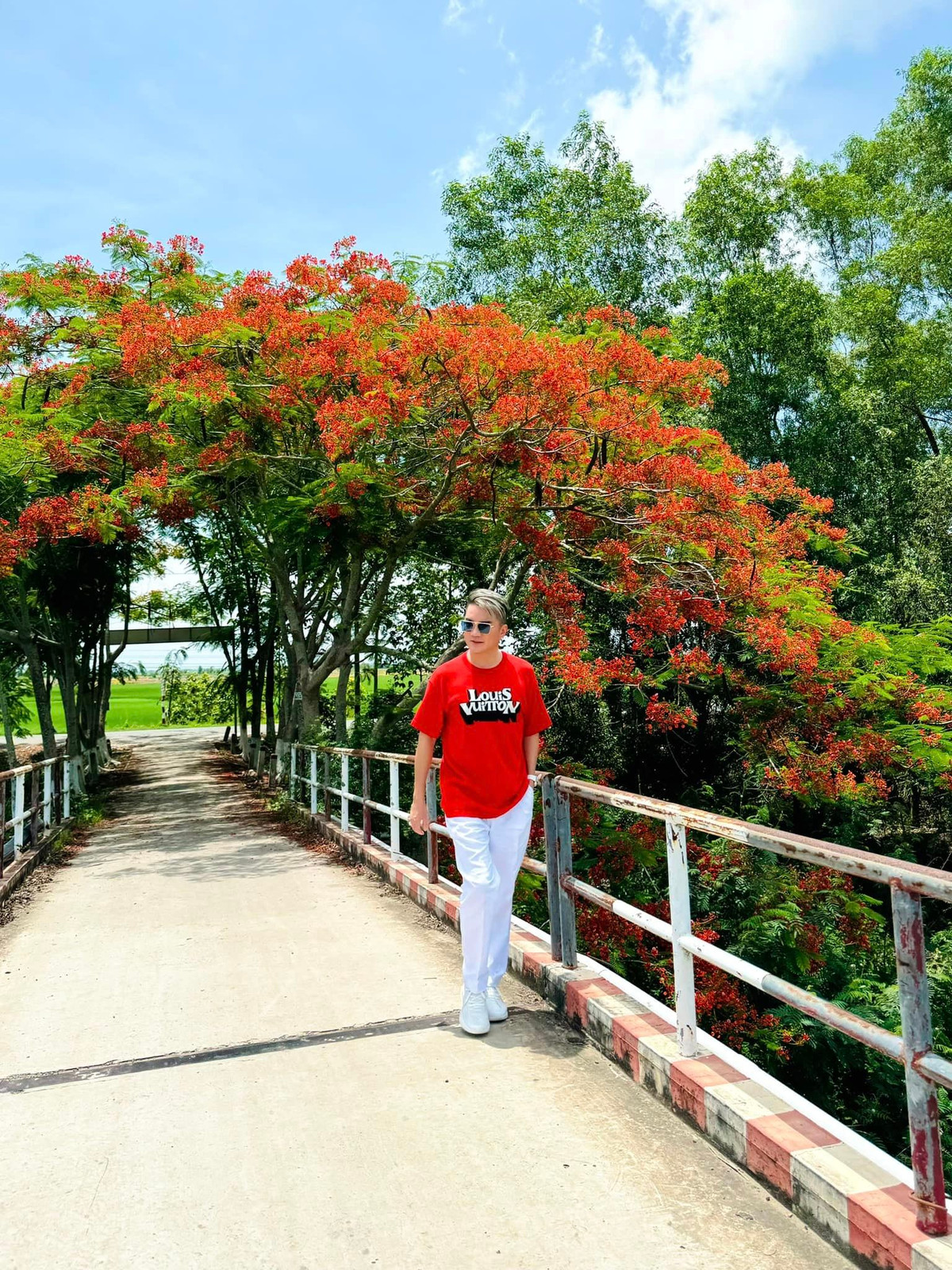 Bộ ảnh của Đàm Vĩnh Hưng đã nhanh chóng nhận được sự yêu thích của đông đảo người hâm mộ.