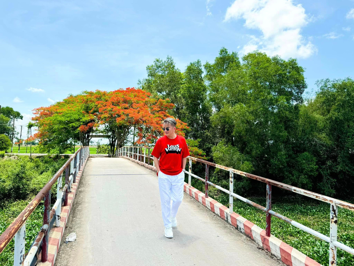 Đồng thời trên trang cá nhân nam ca sĩ cũng rất chịu khó tương tác với fans.