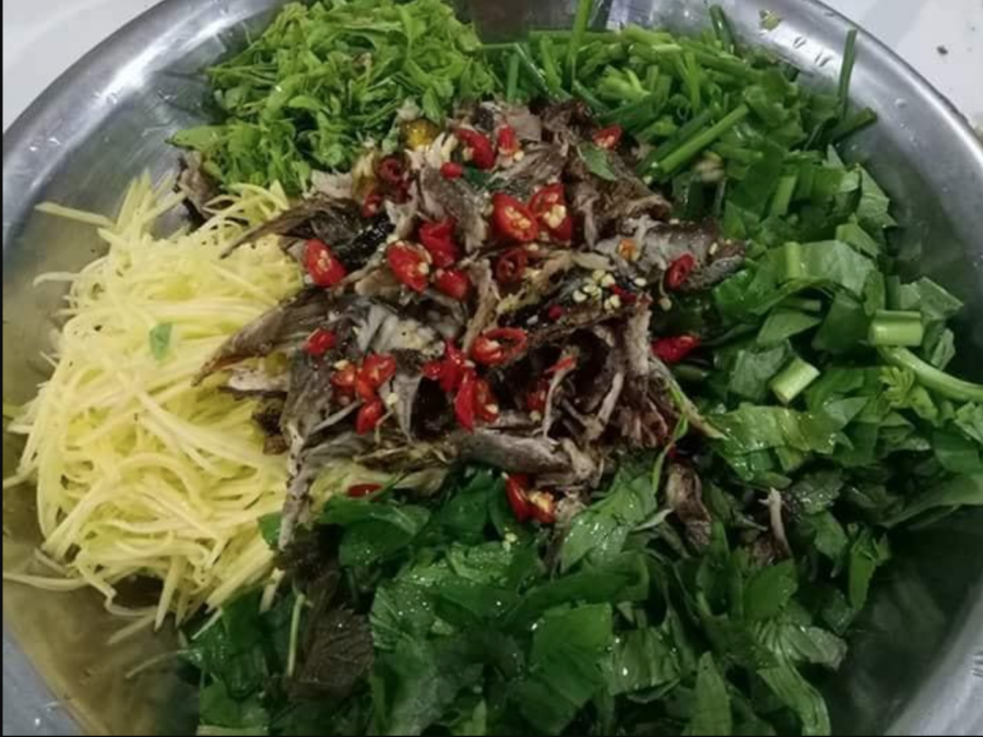 Thịt dông trắng như thịt gà nhưng thớ thịt săn, thơm và ngọt hơn nhiều.