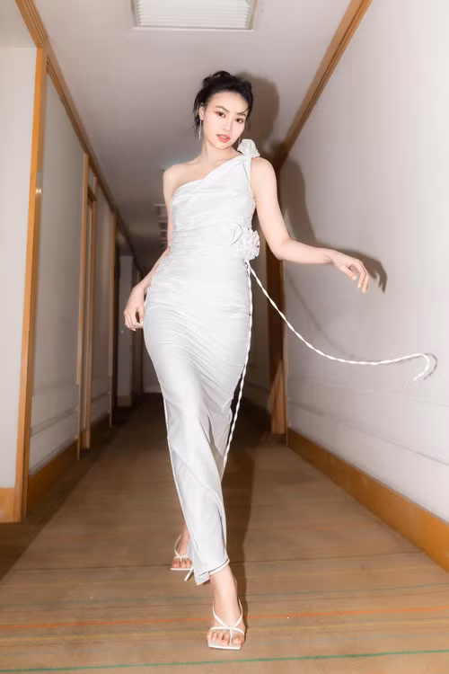 Hiện tại, Ninh Dương Lan Ngọc tập trung cho sự nghiệp và tận hưởng cuộc sống độc thân. Ảnh: FBNV