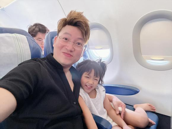 Sỹ Luân đưa con gái đi du lịch Nha Trang.