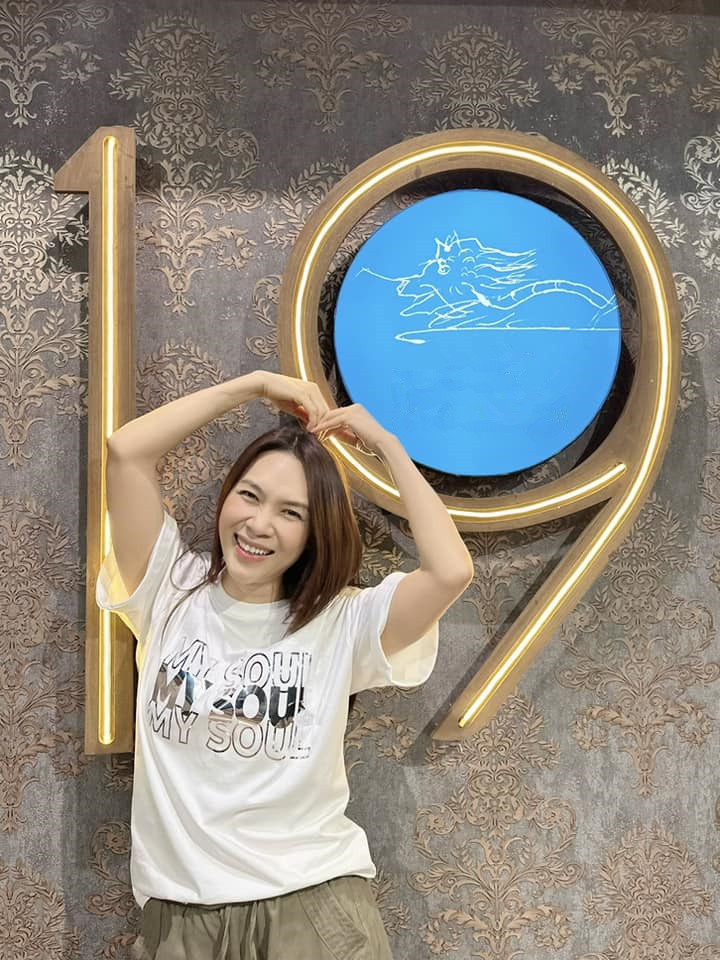 Mỹ Tâm cười tươi, tràn đầy năng lượng. Ảnh: FBNV