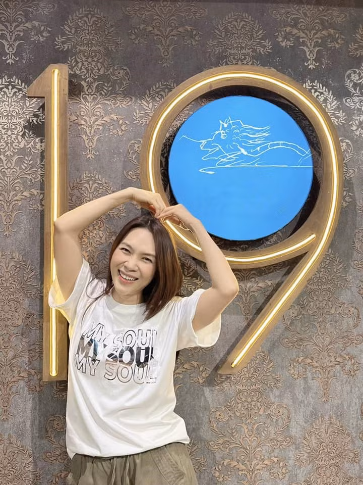 Mỹ Tâm cười tươi, tràn đầy năng lượng. Ảnh: FBNV