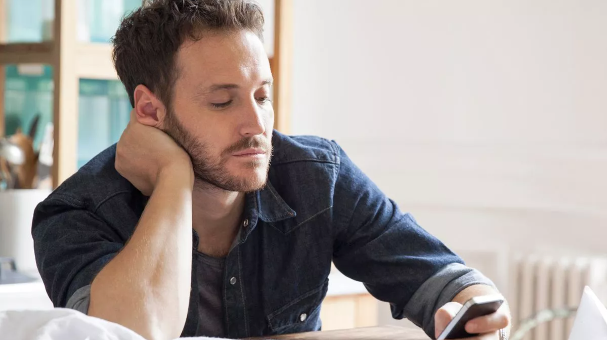 Toi hoang mang khi phat hien album anh bi mat cua ban gai