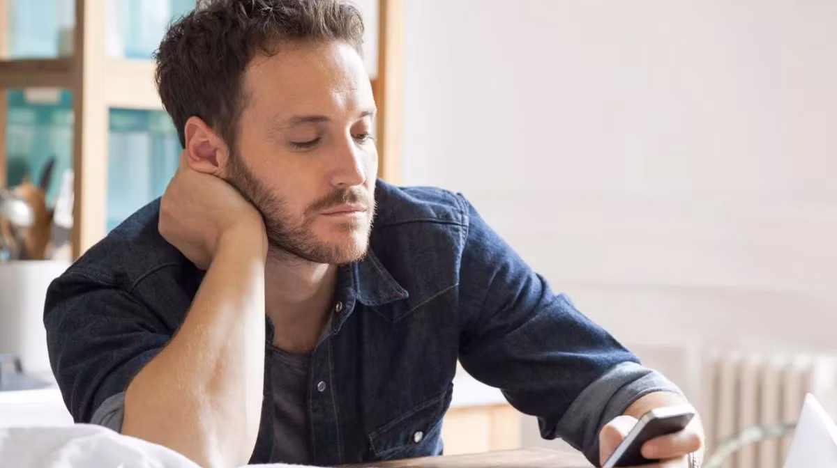 Toi hoang mang khi phat hien album anh bi mat cua ban gai