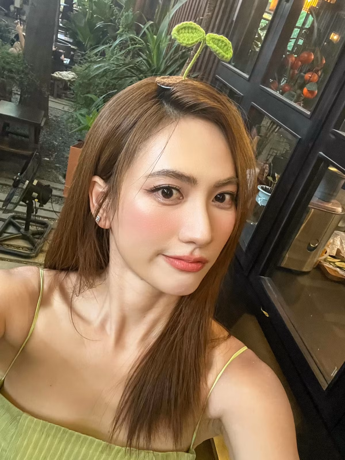 Cô thường xuyên chia sẻ những hình ảnh đời thường với phong cách thời trang đa dạng, từ năng động, trẻ trung đến thanh lịch, quyến rũ. Ảnh: FB Phương Anh Đào