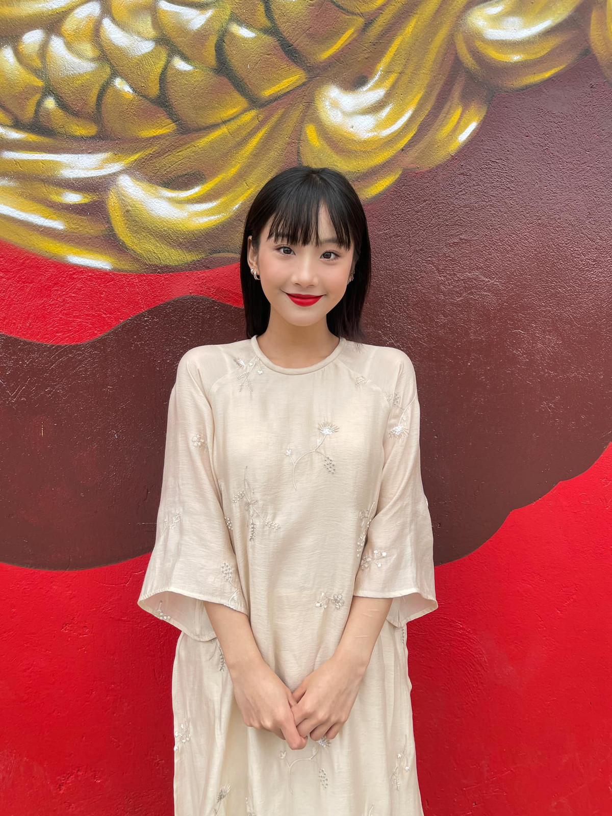 Thu Hà Ceri luôn hướng tới vẻ đẹp tự nhiên, trong sáng nên dù ăn mặc và trang điểm không cầu kỳ nhưng vẫn rất cuốn hút.