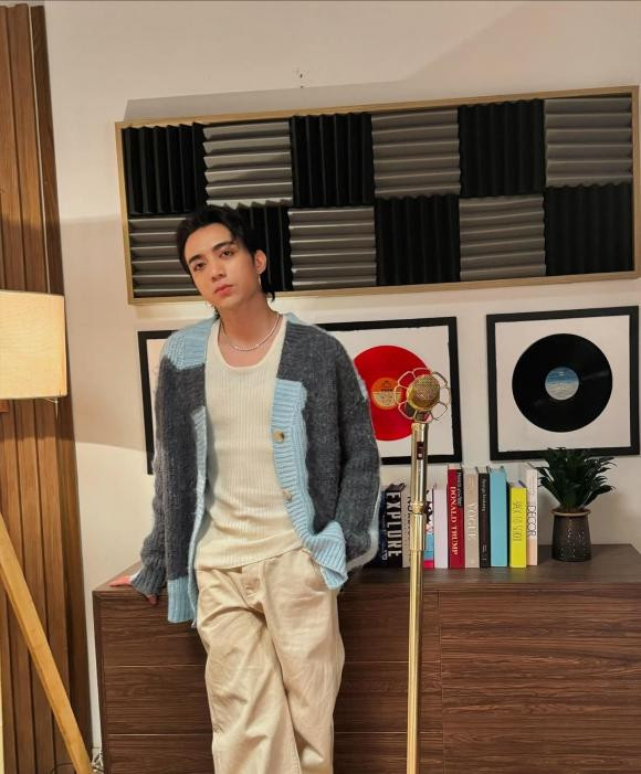 Soobin Hoàng Sơn post ảnh đầy chất nghệ nhưng lại chú thích: "Lười chụp hình".