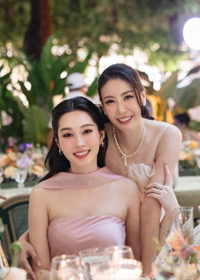 Cuối tháng 5/2024, khi dự sinh nhật Hoa hậu Hà Kiều Anh, Đặng Thu Thảo được nhận xét là trông mập hơn trước. Kể từ đó cô không còn xuất hiện tại các sự kiện và ít khi lên mạng xã hội. (Ảnh: FB Đặng Thu Thảo)