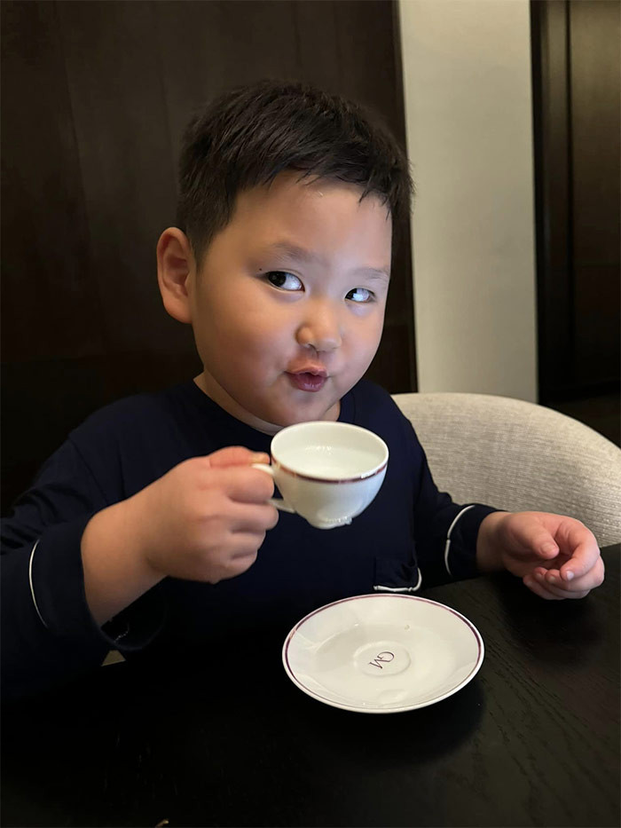 Nét hài hước khiến con trai Trà My trở thành sao nhí được nhiều người yêu mến. (Ảnh: FB Trà My Idol)