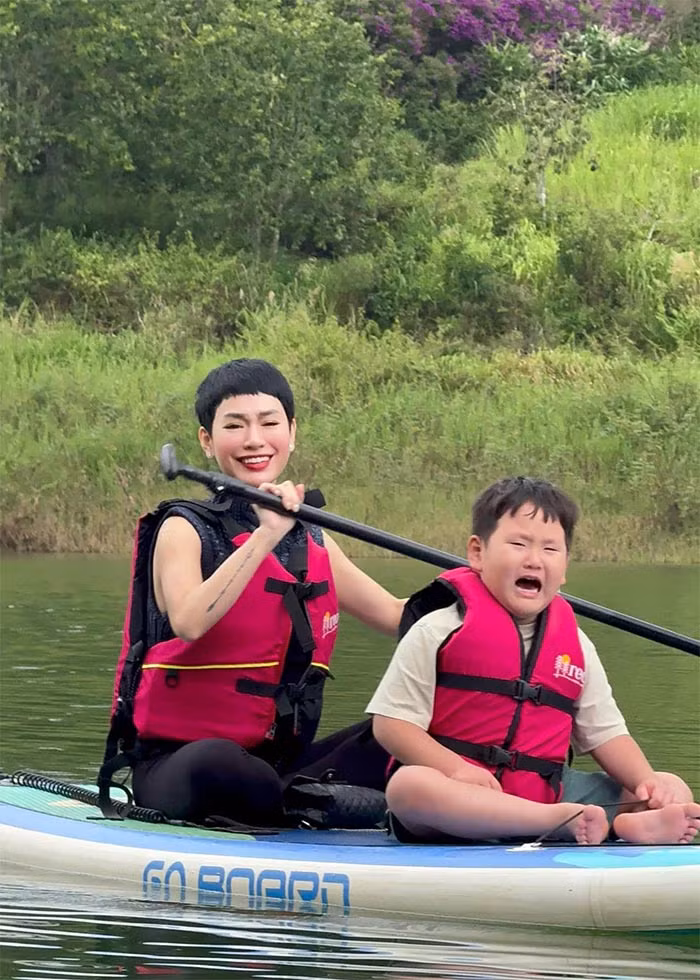 Hình ảnh bé Hayden mới đây được mẹ Trà My khoe trên trang cá nhân khiến nhiều người bất ngờ vị cậu bé lớn nhanh như thổi. (Ảnh: FB Trà My Idol)