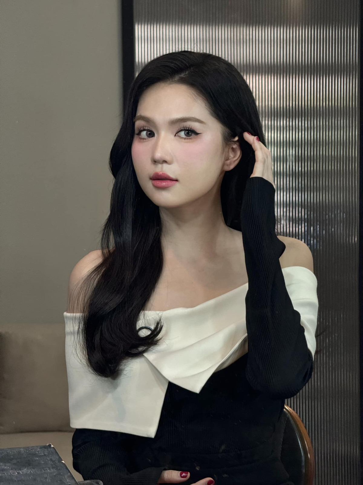 "Nữ hoàng nội y" từng chia sẻ chưa thể bắt nhịp nhanh như trước, cô cũng chuyển sang phong cách kín đáo và nhẹ nhàng.