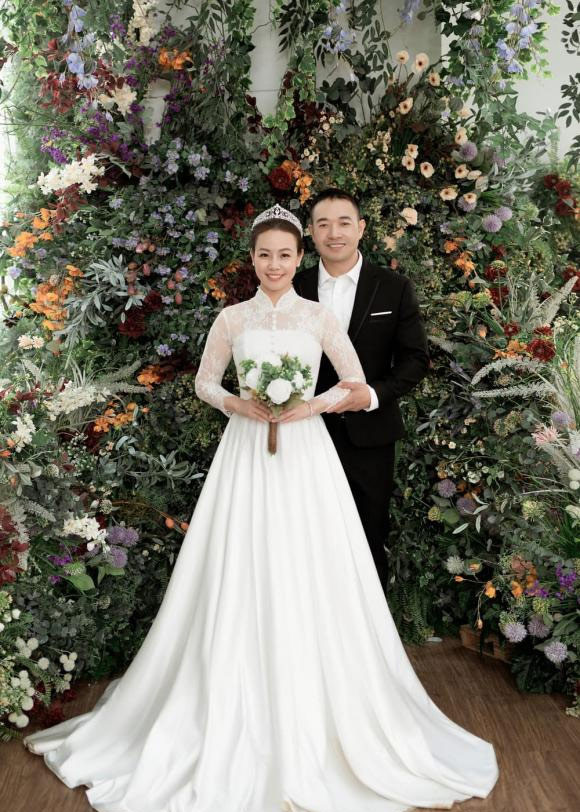 Vài năm trước, nữ diễn viên sinh năm 1980 đã lên xe hoa lần hai với một huấn luyện viên thể hình. Hai người tổ chức đám cưới sau 4 tháng hẹn hò.