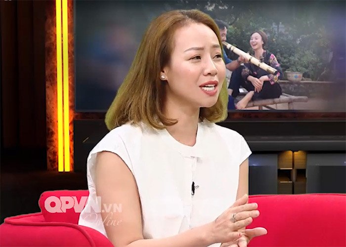 Khác với những vai diễn ghê gớm trên phim trước kia, ngoài đời Vân Anh là một người phụ nữ nhẹ nhàng, thân thiện. Dù trải qua những năm tháng khó khăn nhưng cô vẫn rất xinh đẹp và nhan sắc ngày càng mặn mà. (Ảnh: QPVN.vn)