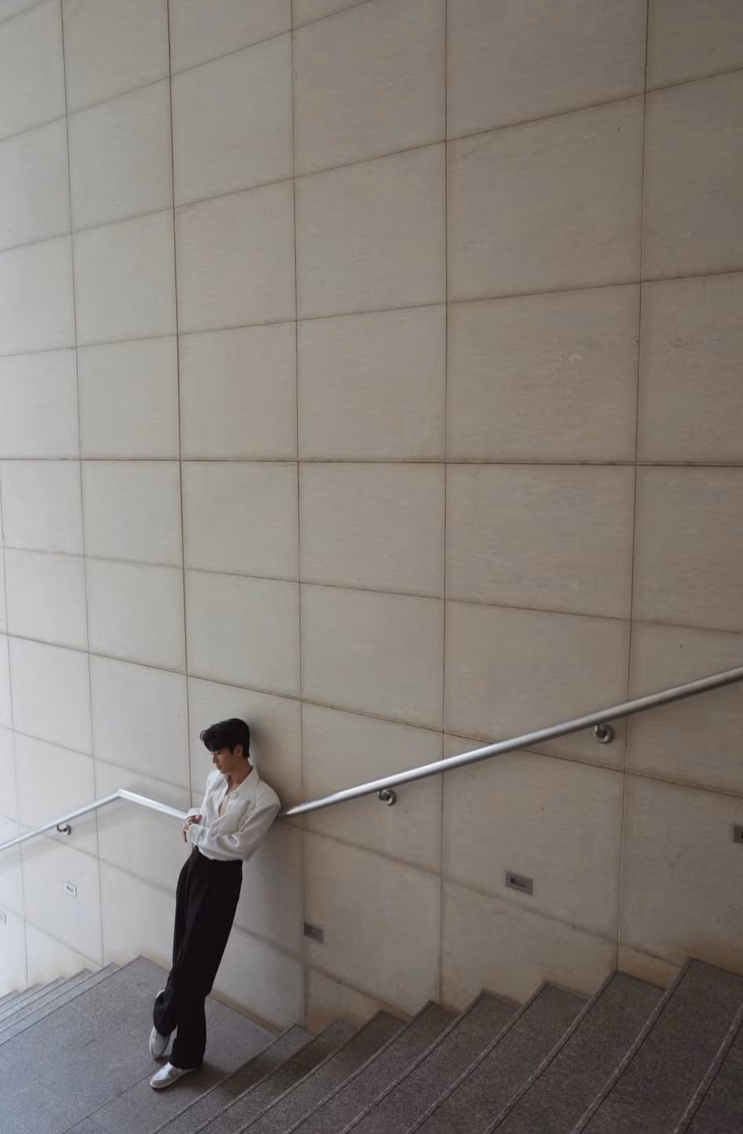 Diễn viên Trần Nghĩa chụp góc ảnh chill chill. Ảnh: FB Trần Nghĩa